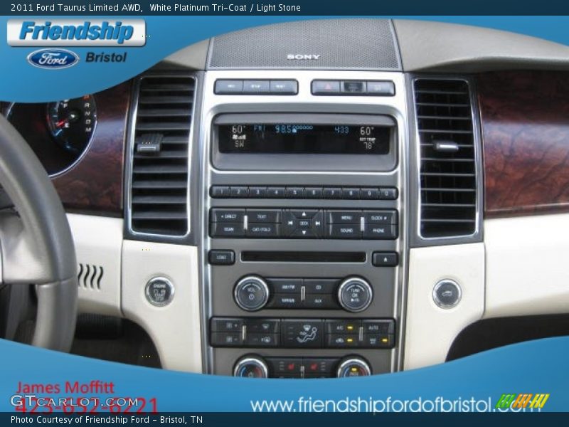 White Platinum Tri-Coat / Light Stone 2011 Ford Taurus Limited AWD