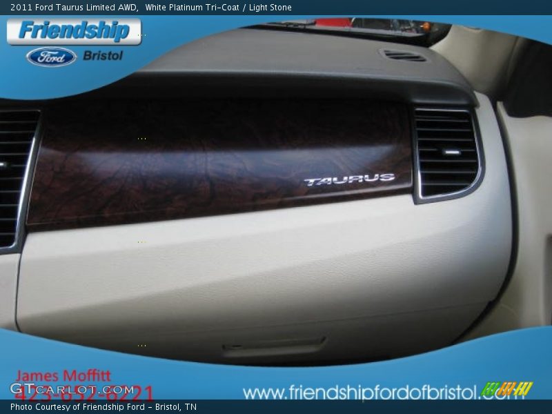 White Platinum Tri-Coat / Light Stone 2011 Ford Taurus Limited AWD