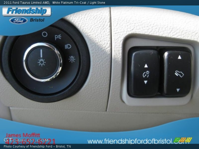 White Platinum Tri-Coat / Light Stone 2011 Ford Taurus Limited AWD