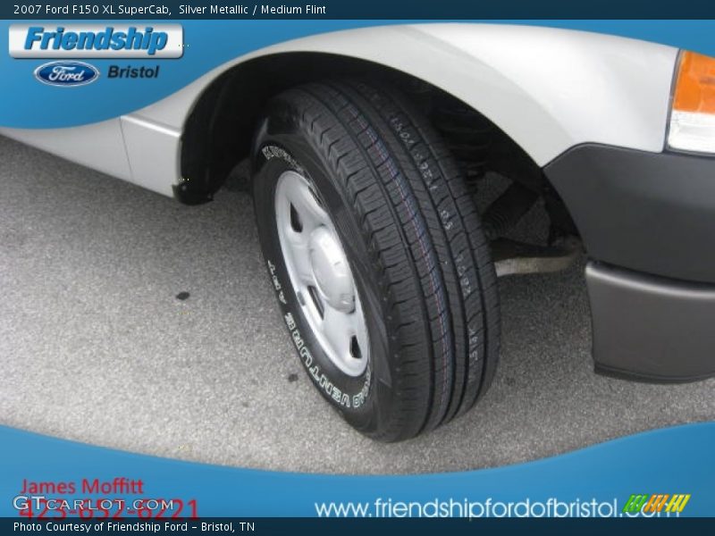 Silver Metallic / Medium Flint 2007 Ford F150 XL SuperCab