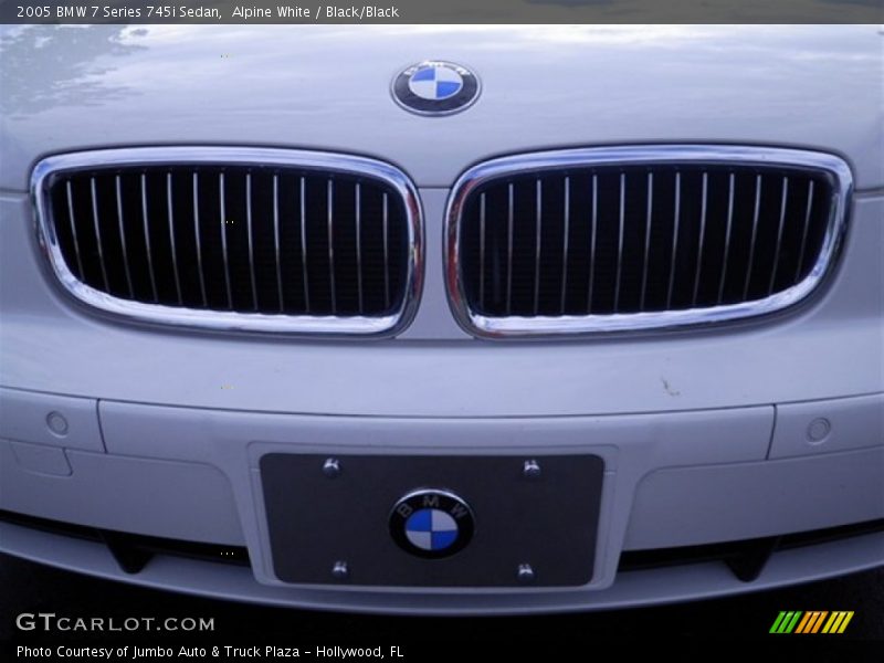 Alpine White / Black/Black 2005 BMW 7 Series 745i Sedan