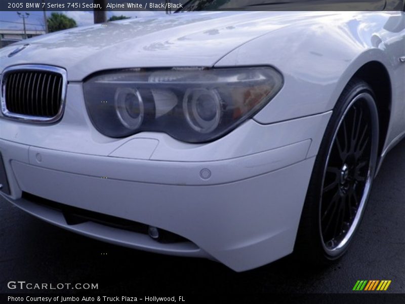 Alpine White / Black/Black 2005 BMW 7 Series 745i Sedan