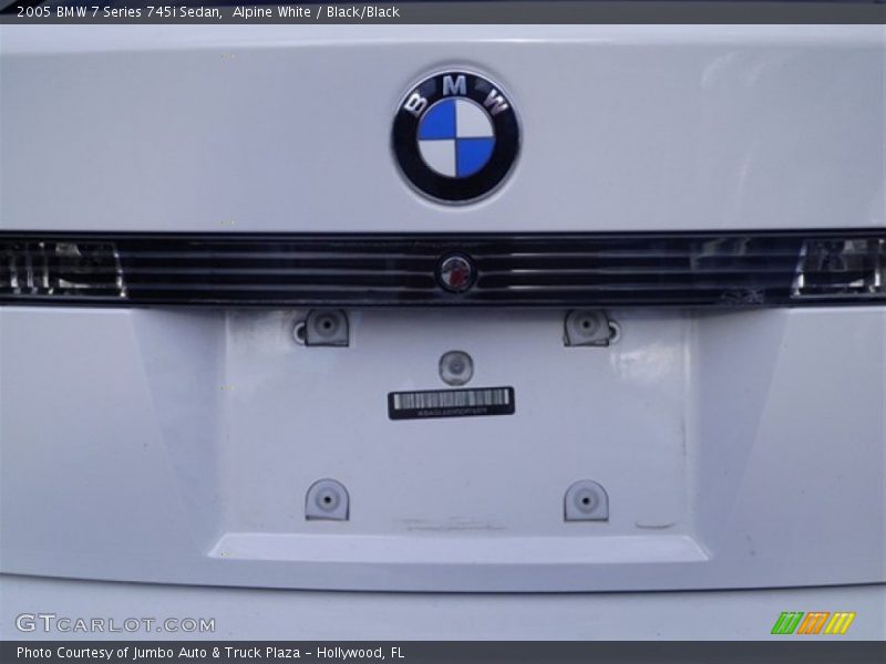 Alpine White / Black/Black 2005 BMW 7 Series 745i Sedan