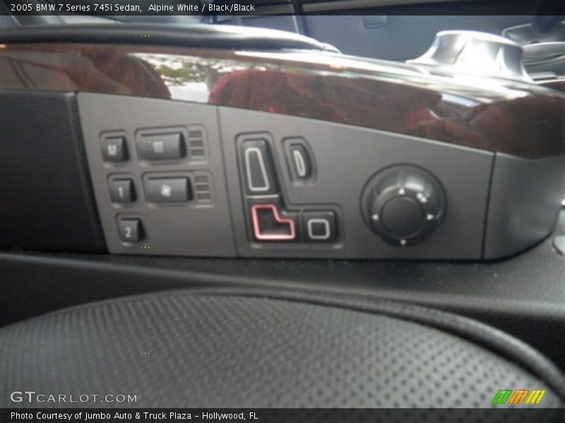 Alpine White / Black/Black 2005 BMW 7 Series 745i Sedan
