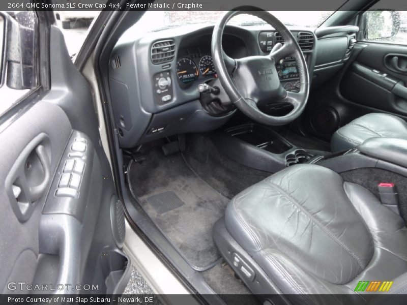 2004 Sonoma SLS Crew Cab 4x4 Graphite Interior