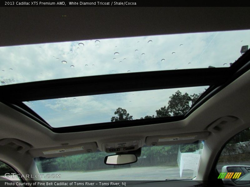 Sunroof of 2013 XTS Premium AWD