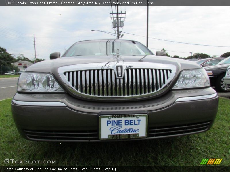 Charcoal Grey Metallic / Dark Stone/Medium Light Stone 2004 Lincoln Town Car Ultimate