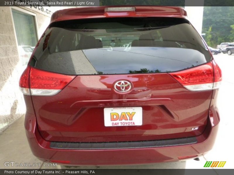 Salsa Red Pearl / Light Gray 2013 Toyota Sienna LE