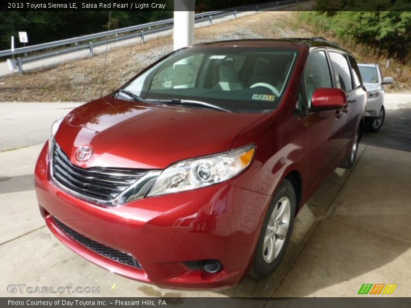 Salsa Red Pearl / Light Gray 2013 Toyota Sienna LE