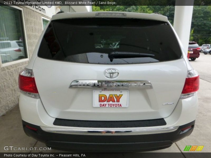 Blizzard White Pearl / Sand Beige 2013 Toyota Highlander Limited 4WD
