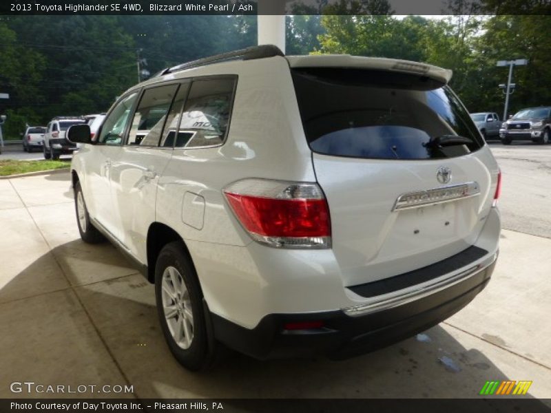 Blizzard White Pearl / Ash 2013 Toyota Highlander SE 4WD