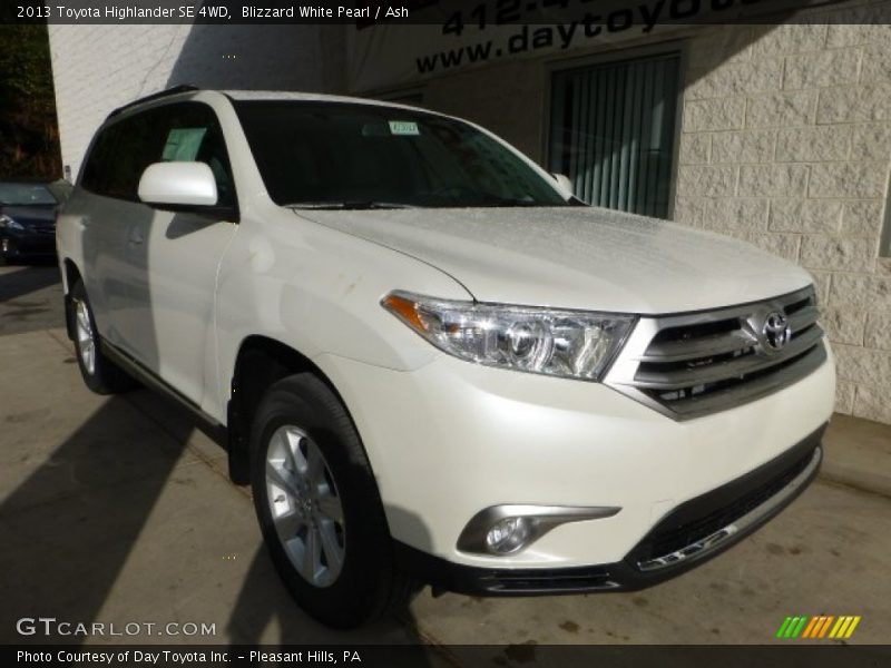 Blizzard White Pearl / Ash 2013 Toyota Highlander SE 4WD