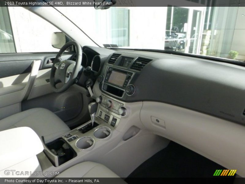 Blizzard White Pearl / Ash 2013 Toyota Highlander SE 4WD