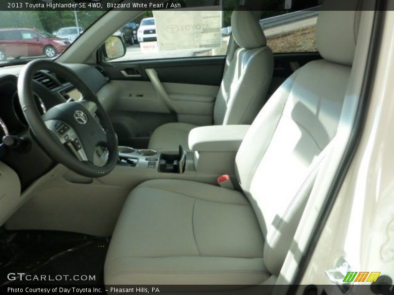 Blizzard White Pearl / Ash 2013 Toyota Highlander SE 4WD