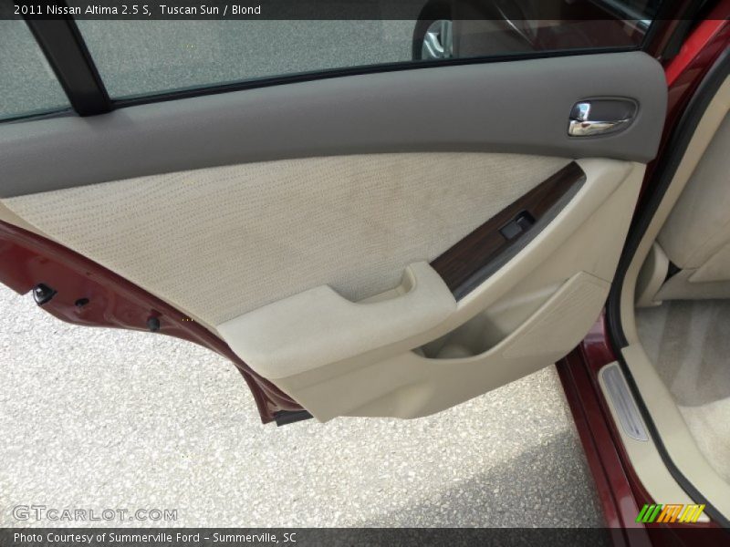 Tuscan Sun / Blond 2011 Nissan Altima 2.5 S