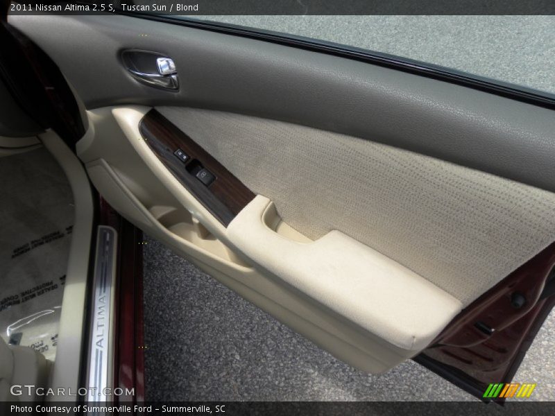 Tuscan Sun / Blond 2011 Nissan Altima 2.5 S