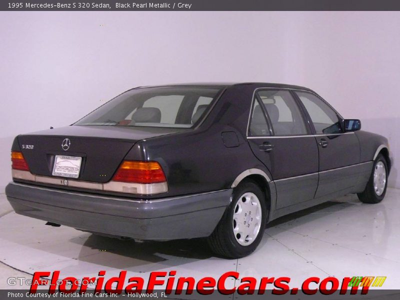 Black Pearl Metallic / Grey 1995 Mercedes-Benz S 320 Sedan