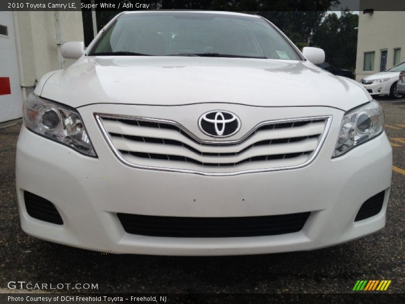 Super White / Ash Gray 2010 Toyota Camry LE