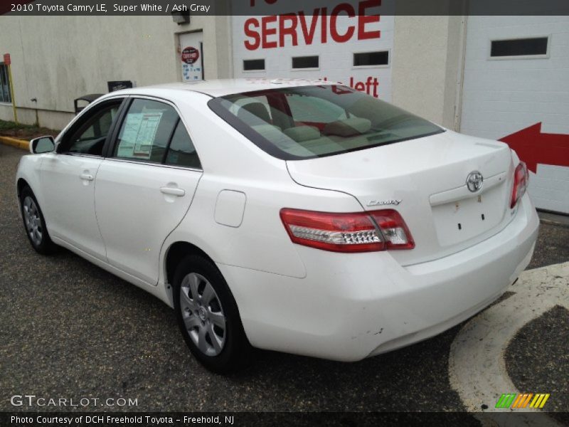 Super White / Ash Gray 2010 Toyota Camry LE