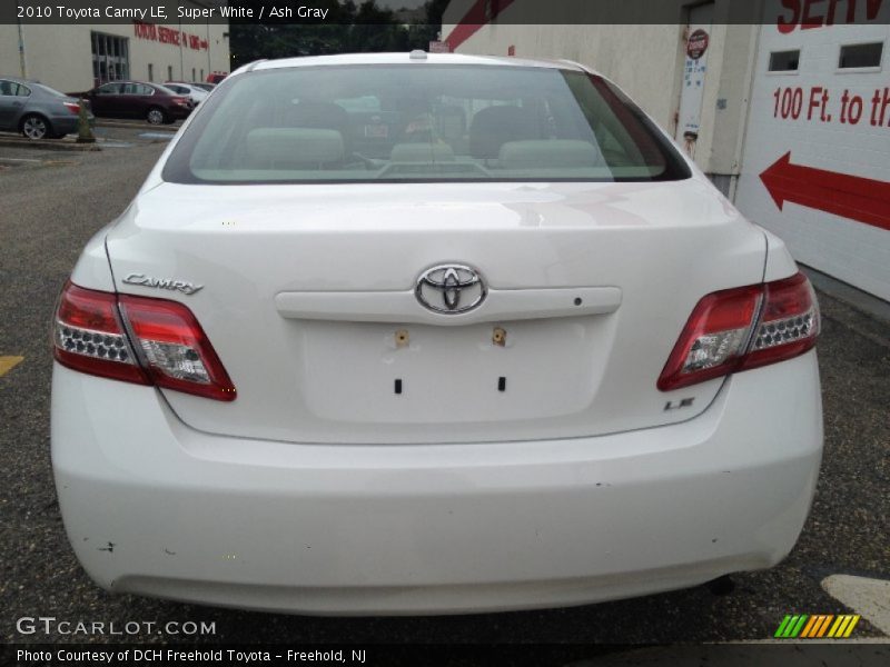 Super White / Ash Gray 2010 Toyota Camry LE