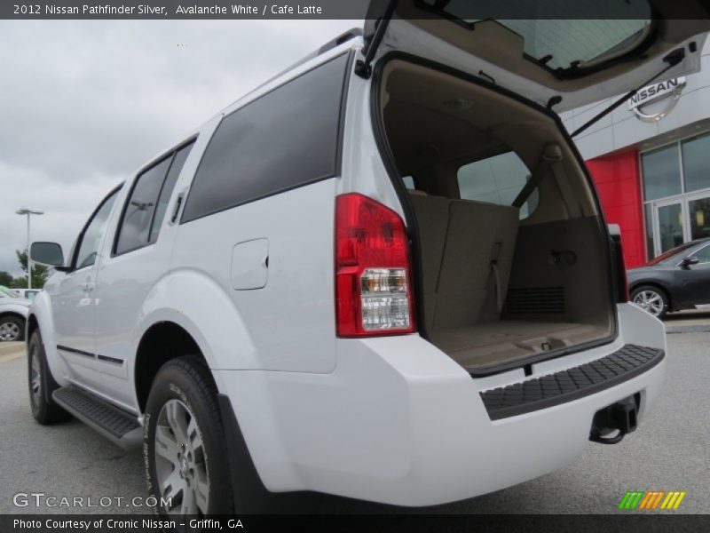 Avalanche White / Cafe Latte 2012 Nissan Pathfinder Silver