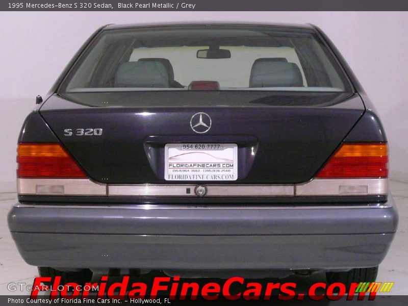 Black Pearl Metallic / Grey 1995 Mercedes-Benz S 320 Sedan