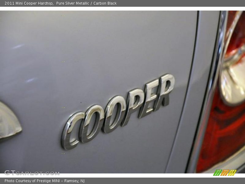 Pure Silver Metallic / Carbon Black 2011 Mini Cooper Hardtop
