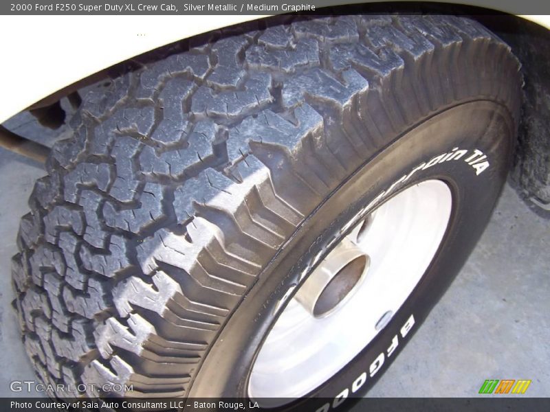 Silver Metallic / Medium Graphite 2000 Ford F250 Super Duty XL Crew Cab