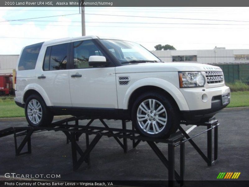 Alaska White / Almond/Nutmeg 2010 Land Rover LR4 HSE