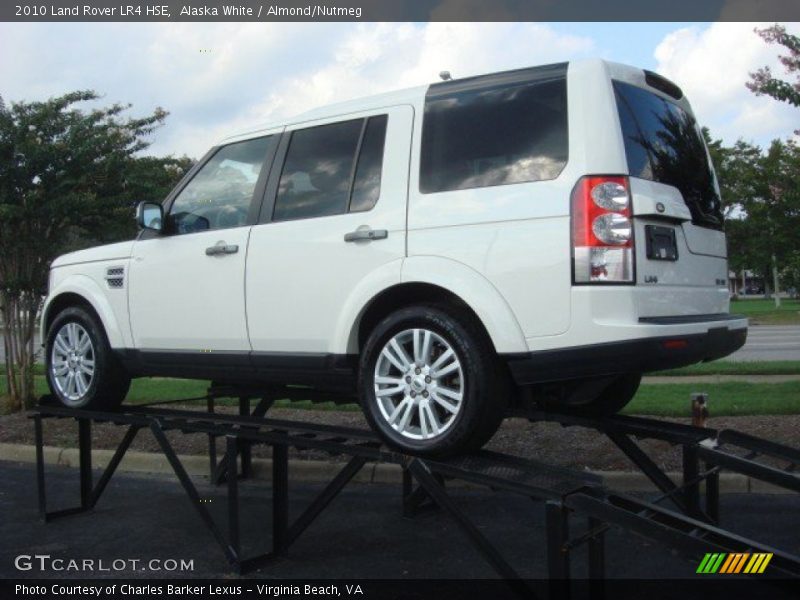 Alaska White / Almond/Nutmeg 2010 Land Rover LR4 HSE