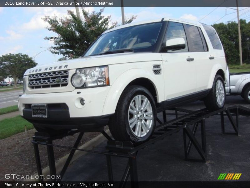Alaska White / Almond/Nutmeg 2010 Land Rover LR4 HSE
