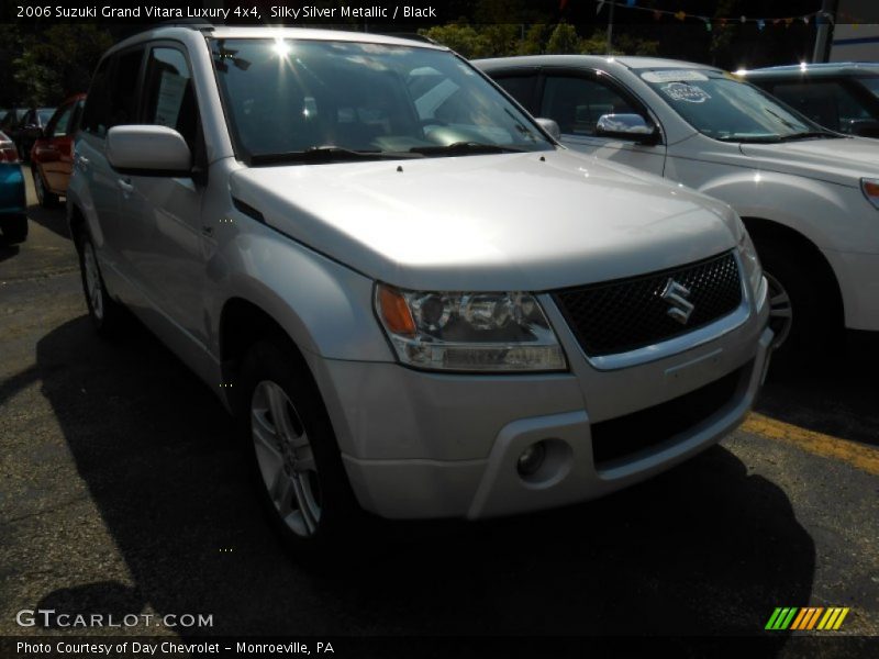 Silky Silver Metallic / Black 2006 Suzuki Grand Vitara Luxury 4x4
