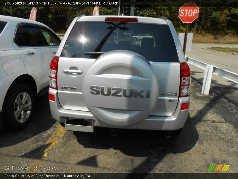 Silky Silver Metallic / Black 2006 Suzuki Grand Vitara Luxury 4x4