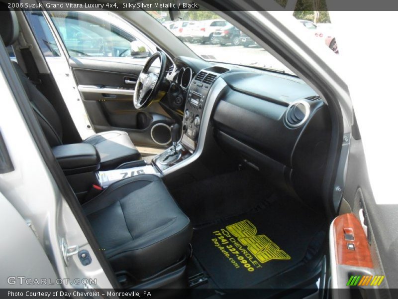 Silky Silver Metallic / Black 2006 Suzuki Grand Vitara Luxury 4x4