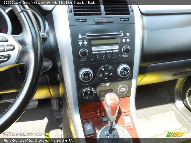 Silky Silver Metallic / Black 2006 Suzuki Grand Vitara Luxury 4x4