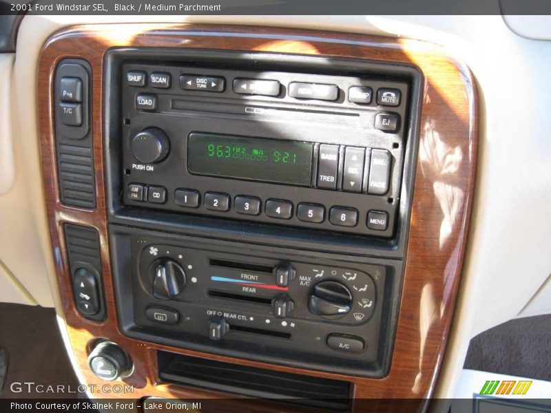 Black / Medium Parchment 2001 Ford Windstar SEL