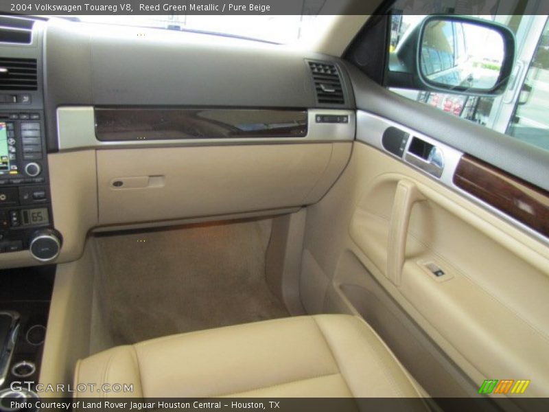 Reed Green Metallic / Pure Beige 2004 Volkswagen Touareg V8
