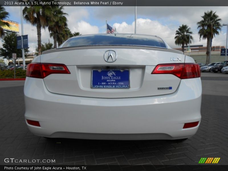 Bellanova White Pearl / Ebony 2013 Acura ILX 1.5L Hybrid Technology