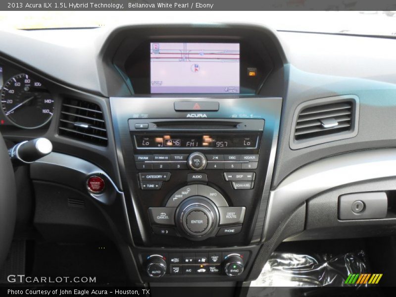 Controls of 2013 ILX 1.5L Hybrid Technology