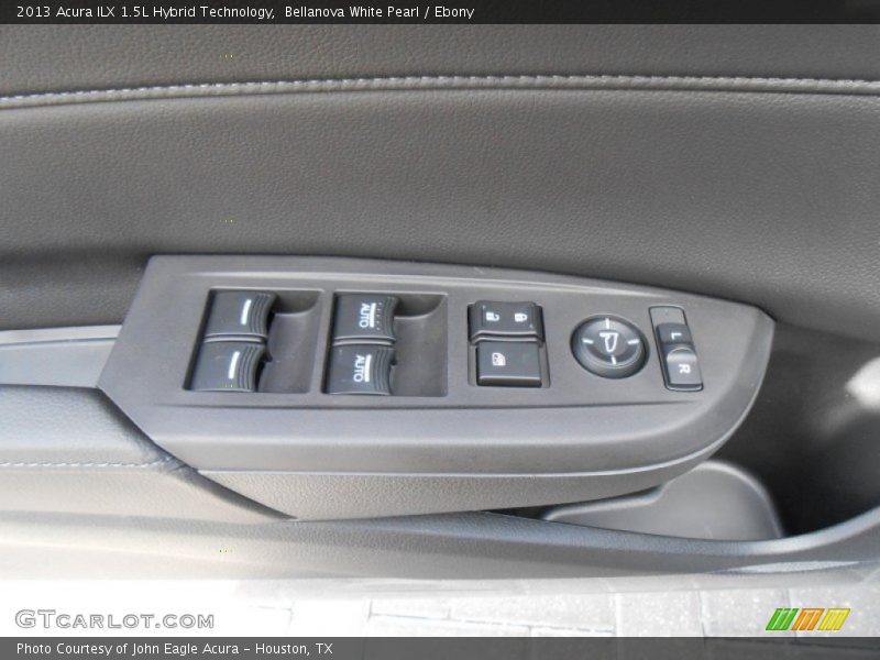 Controls of 2013 ILX 1.5L Hybrid Technology