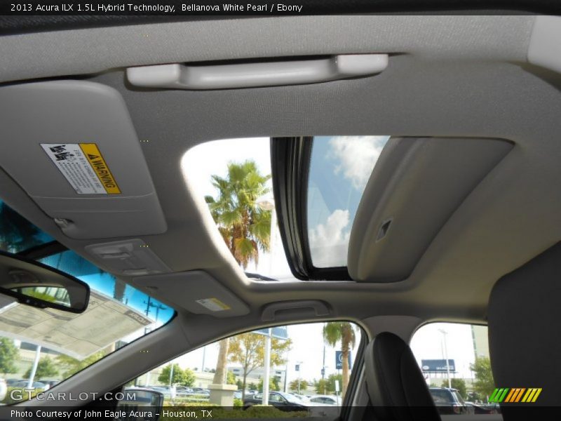 Sunroof of 2013 ILX 1.5L Hybrid Technology