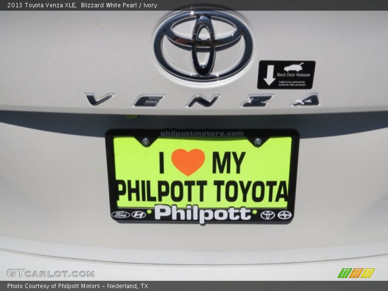 Blizzard White Pearl / Ivory 2013 Toyota Venza XLE