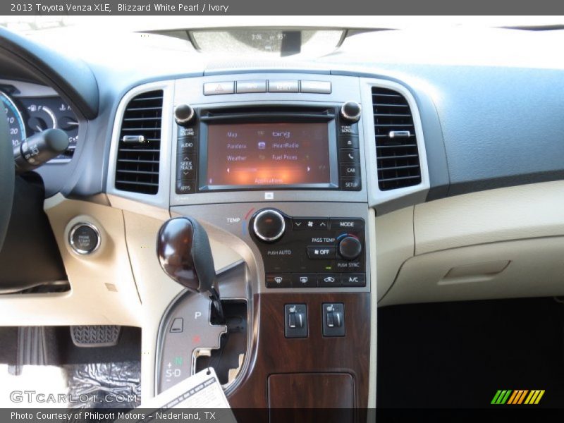 Blizzard White Pearl / Ivory 2013 Toyota Venza XLE