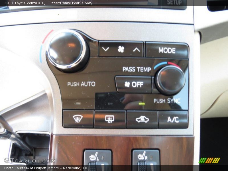 Blizzard White Pearl / Ivory 2013 Toyota Venza XLE