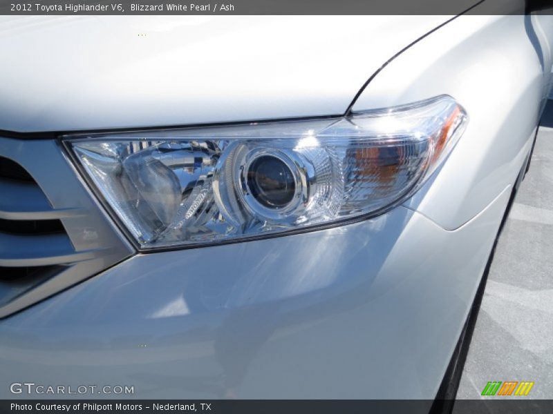 Blizzard White Pearl / Ash 2012 Toyota Highlander V6