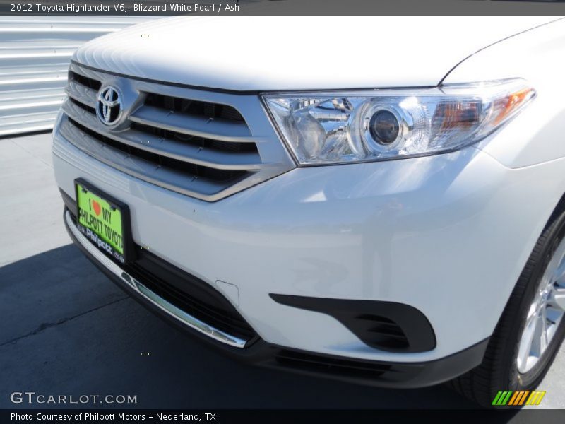 Blizzard White Pearl / Ash 2012 Toyota Highlander V6