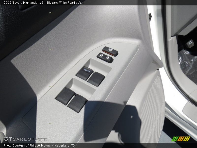 Blizzard White Pearl / Ash 2012 Toyota Highlander V6