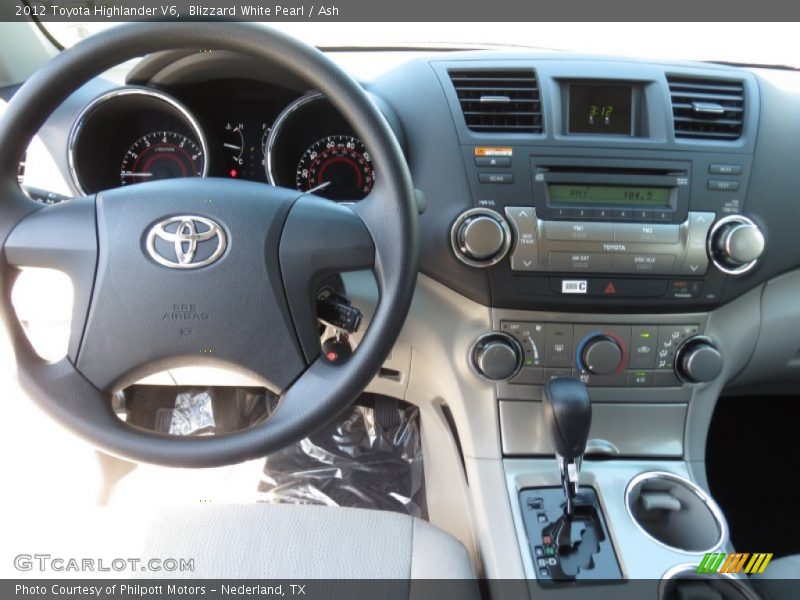 Blizzard White Pearl / Ash 2012 Toyota Highlander V6