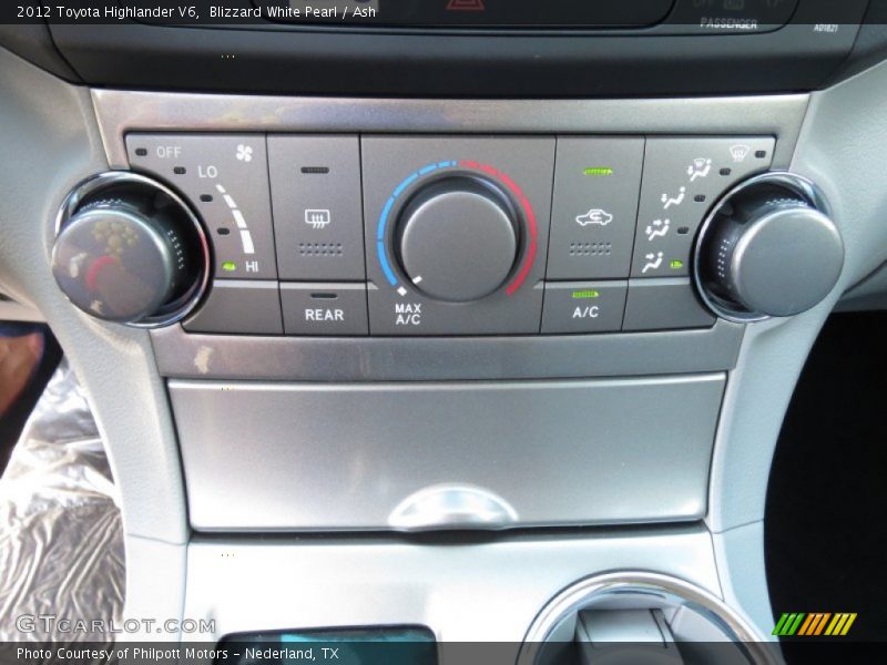 Blizzard White Pearl / Ash 2012 Toyota Highlander V6
