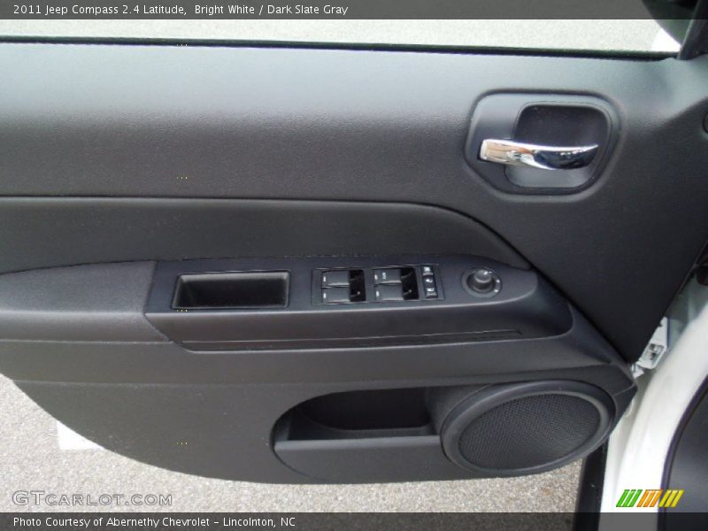 Bright White / Dark Slate Gray 2011 Jeep Compass 2.4 Latitude
